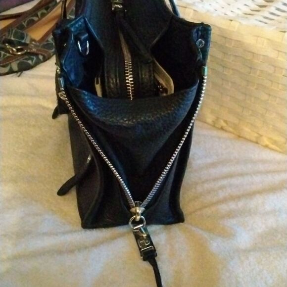 Henri Bendel   - Picture 5 of 13